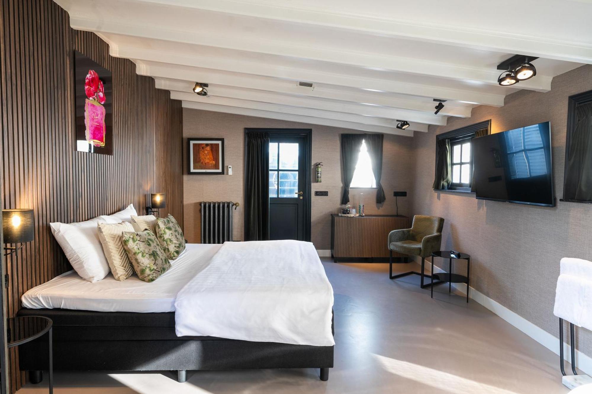 Small Luxury Boutique Wilma J Hotel 3*